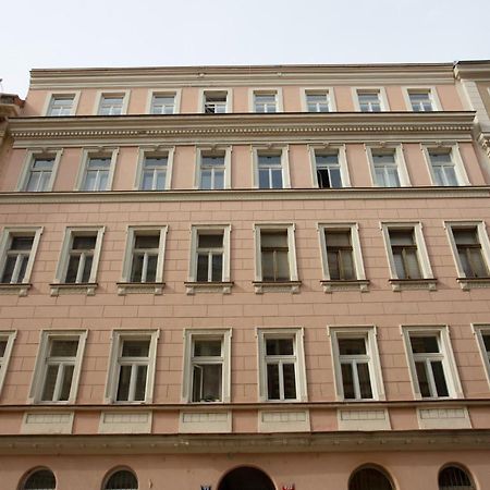 Victoria Design Stays - Apartment Rehorova Прага Екстериор снимка