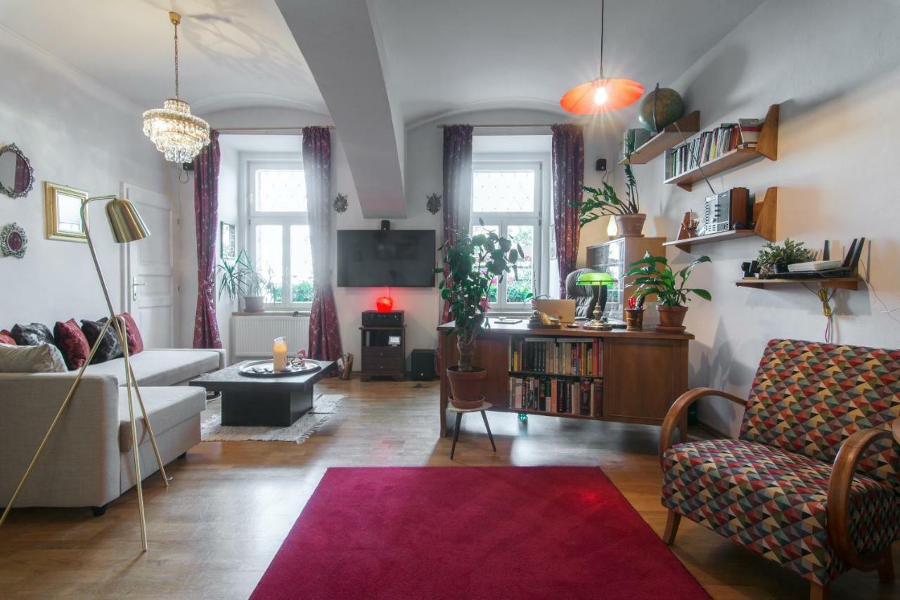 Victoria Design Stays - Apartment Rehorova Прага Екстериор снимка