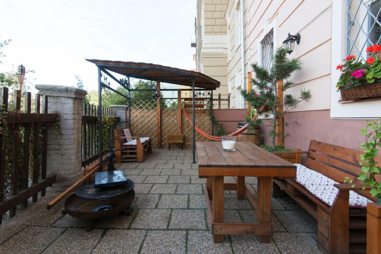 Victoria Design Stays - Apartment Rehorova Прага Екстериор снимка