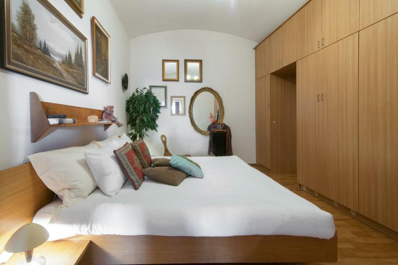 Victoria Design Stays - Apartment Rehorova Прага Екстериор снимка