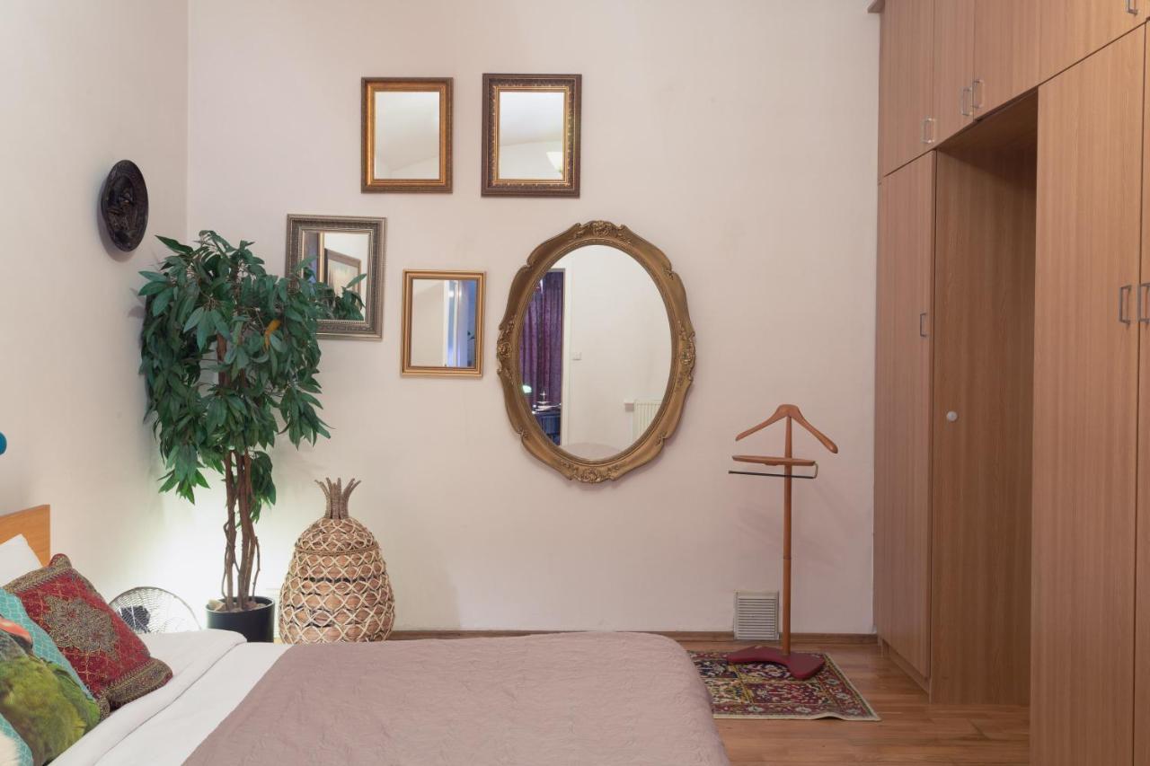 Victoria Design Stays - Apartment Rehorova Прага Екстериор снимка